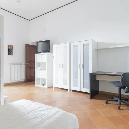 Muzii B Halldis Apartment